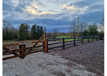 Charcoal Concrete Post and Rail Woodgrain